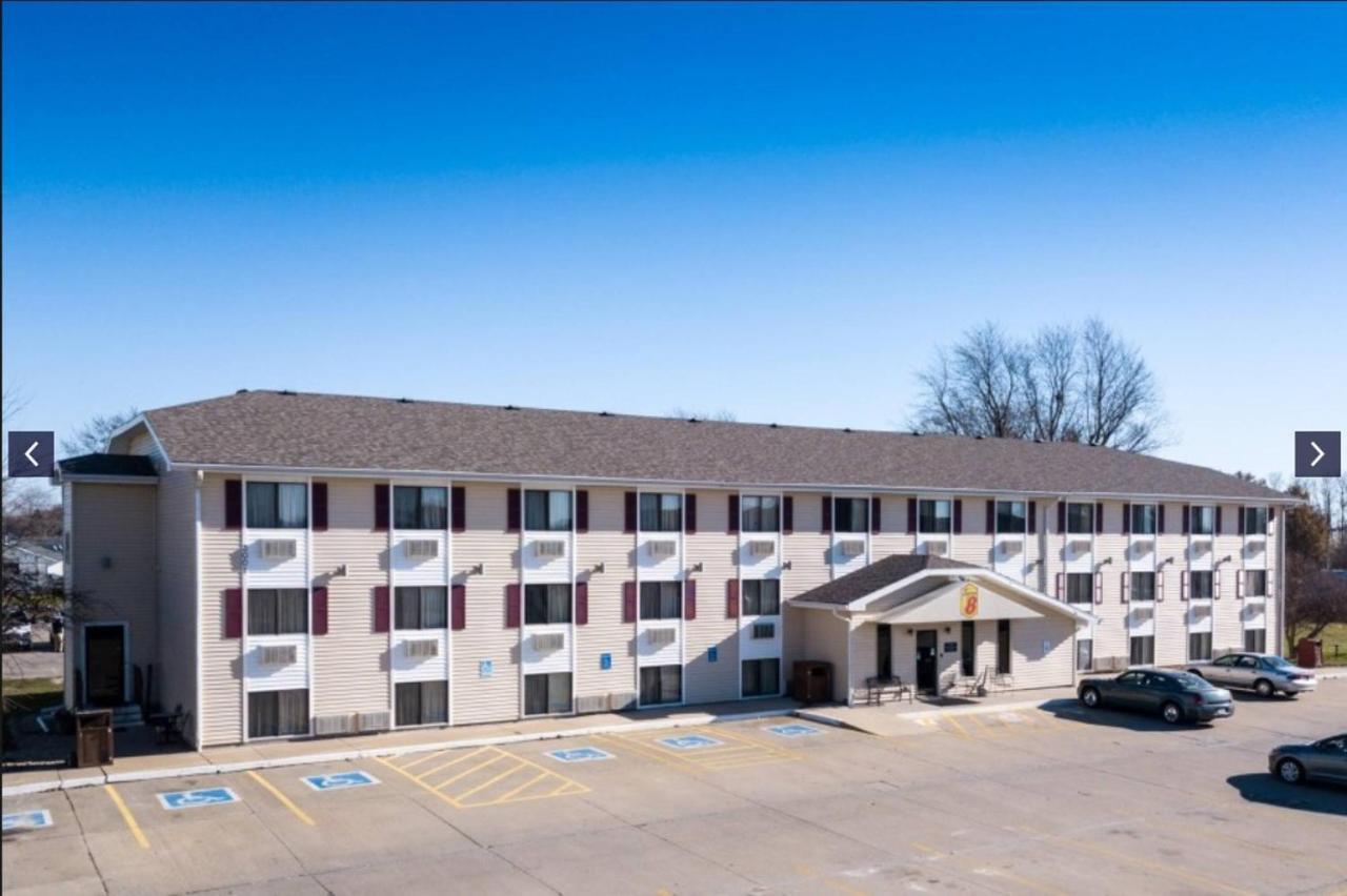 Super 8 By Wyndham Burlington Hotell Eksteriør bilde