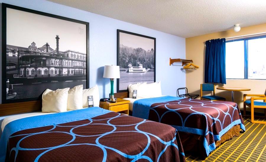 Super 8 By Wyndham Burlington Hotell Eksteriør bilde